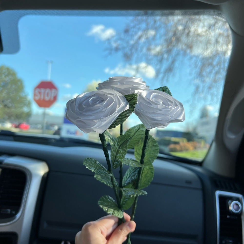 Single Artificial Roses - Picture 2 of 4